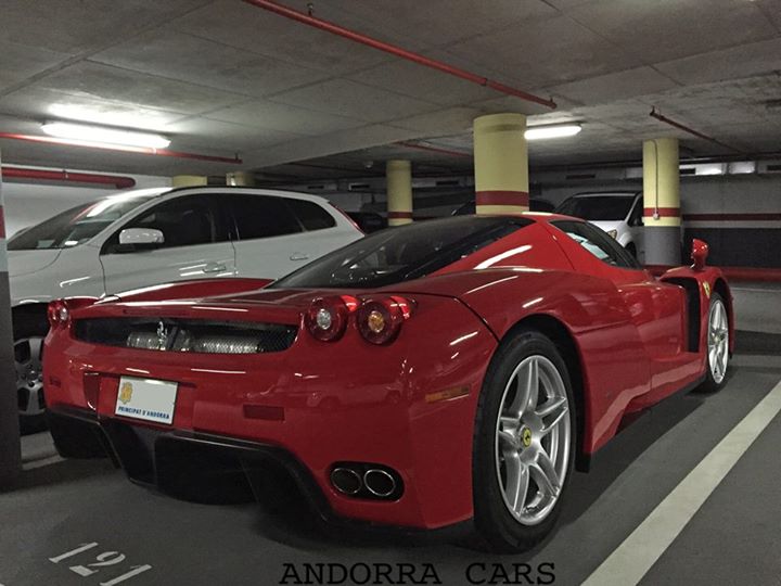 Ferrari Enzo. Version rouge
