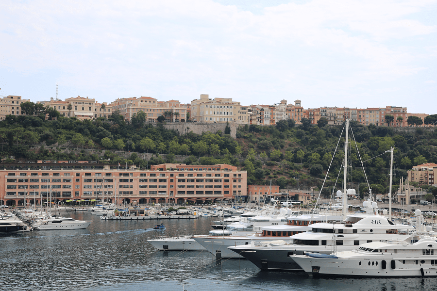 Монако выход к морю самый большой город в англии