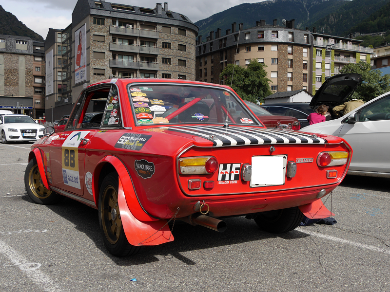 Lancia Fulvia. Version rouge de rallye