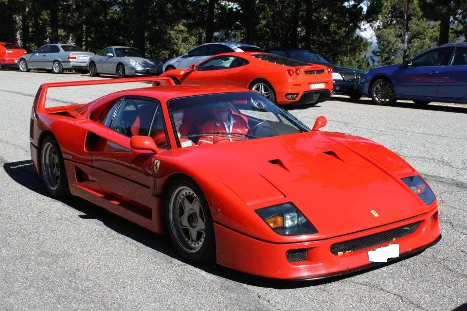 Ferrari F40. Version rouge