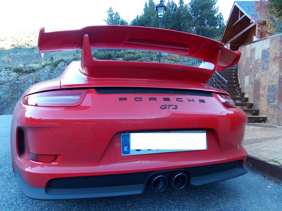 Porsche 911 GT3. Version rouge en El Tarter