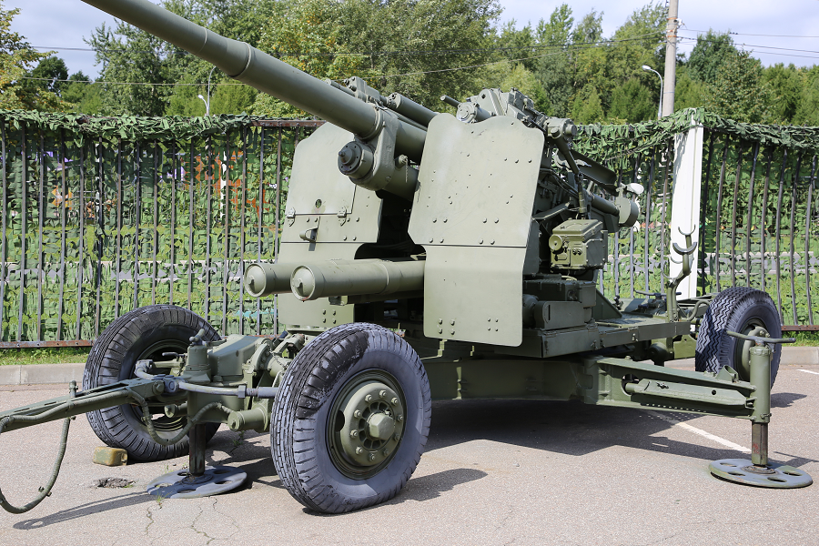 Советская 100-мм зенитная установка (КС-19). Разработана в 1947 году