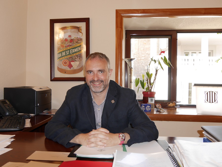 We want to create "co-working spaces" here to attract more businessmen and private entrepreneurs, said the Mayor of la Seu d'Urgell, Jordi Fàbrega