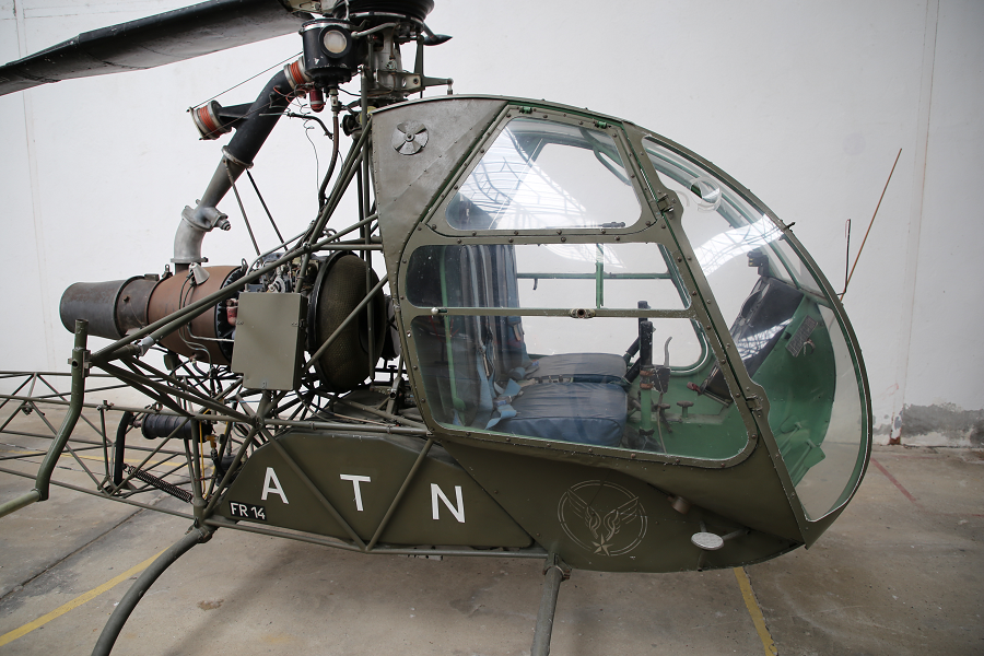 Sud-Ouest S.O.1221 Djinn - французский двухместный легкий вертолет