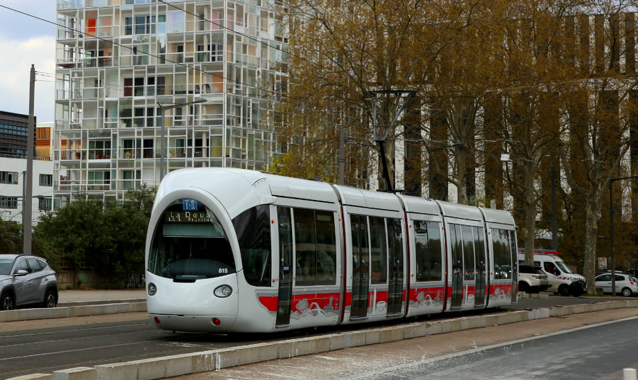 Alstom Citadis X02: French low floor tram - All PYRENEES