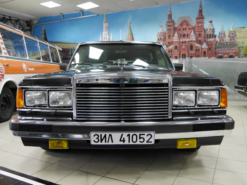 ZiL 41052 "Bronekapsula" : meilleure voiture blindée du monde_images_photos_caracteristiques_luxe_vehicules_automobiles_voitures_Moscou