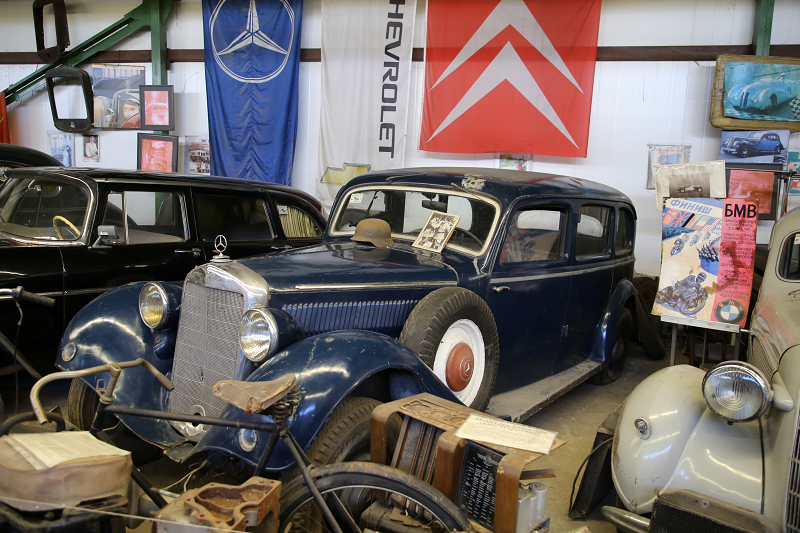 Mercedes-Benz 320 : voitures du Troisième Reich_automobiles_luxe_transport_retro non restauree_