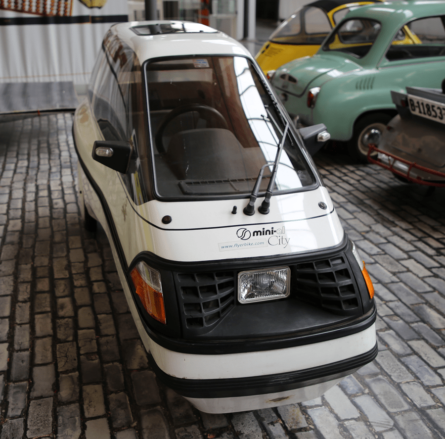 La voiture électrique MiniEl CityEl est développée par El Trans A/S en Randers (Danemark). Après, la production a recommencé en Allemagne par la companie Citycom GmbH. Exposé dans le musée Polytechnique de Catalogne._front