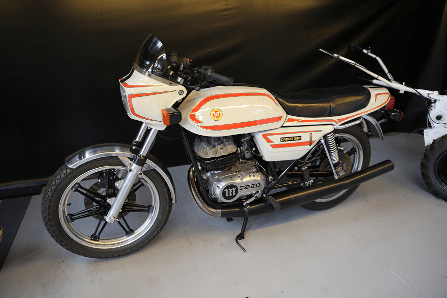 Montesa Crono 350 : moto de sport espagnole front transport course vehicules 2 roues