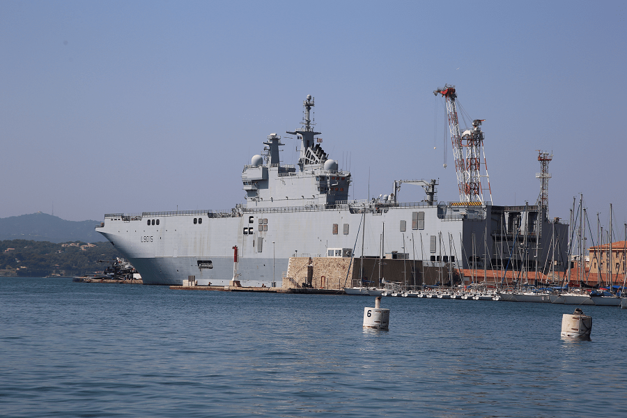 Французский десантный корабль "Мистраль" (L9013)