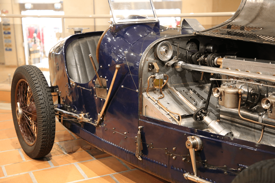 Bugatti Type 35_cabine et moteur_vitesse_rapide