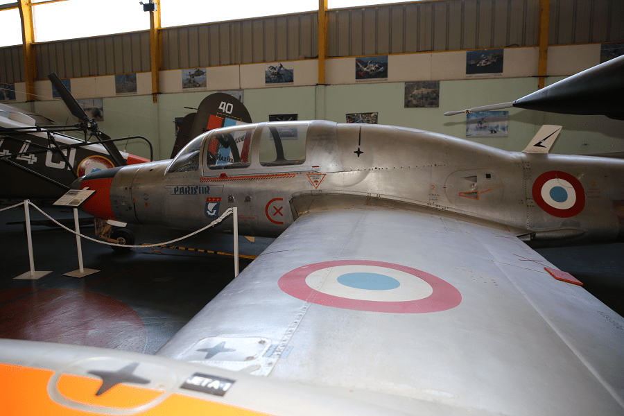 Morane Saulnier MS 760 “Paris” : avion à réaction quadriplace_aile