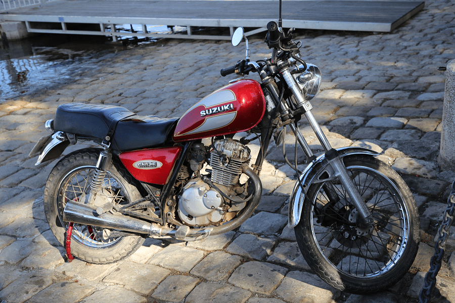 Suzuki GN125. Красная версия