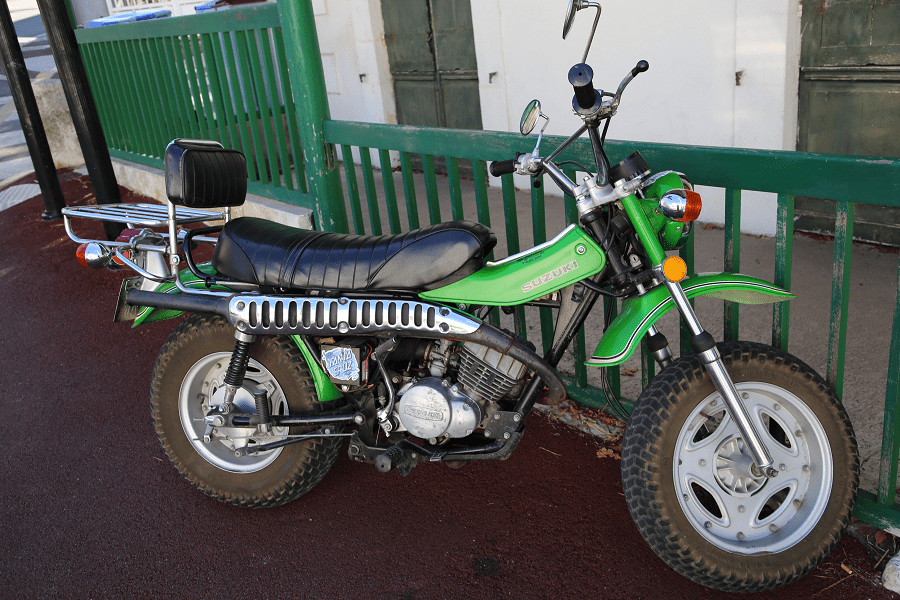 Зеленый Suzuki RV 125