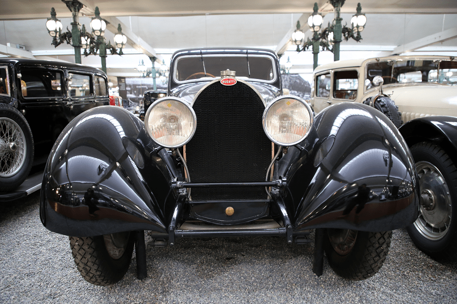 Bugatti Berline Type 46S. Couleur noire_luxe_automobiles_voitures_vehicules_transport des riches_caracteristiques_details_histoire