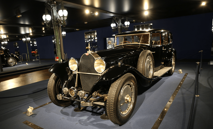 Bugatti Royale Type 41 Limousine Park-Ward. Couleur noire_vue de cote_vehicules_transport