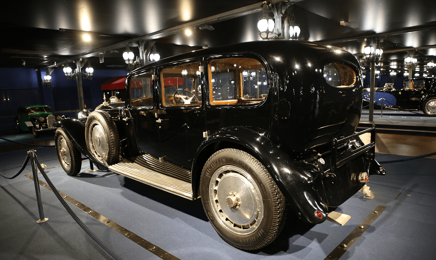 Bugatti Royale Type 41 Limousine Park-Ward. Couleur noire_vue de derriere_coffre