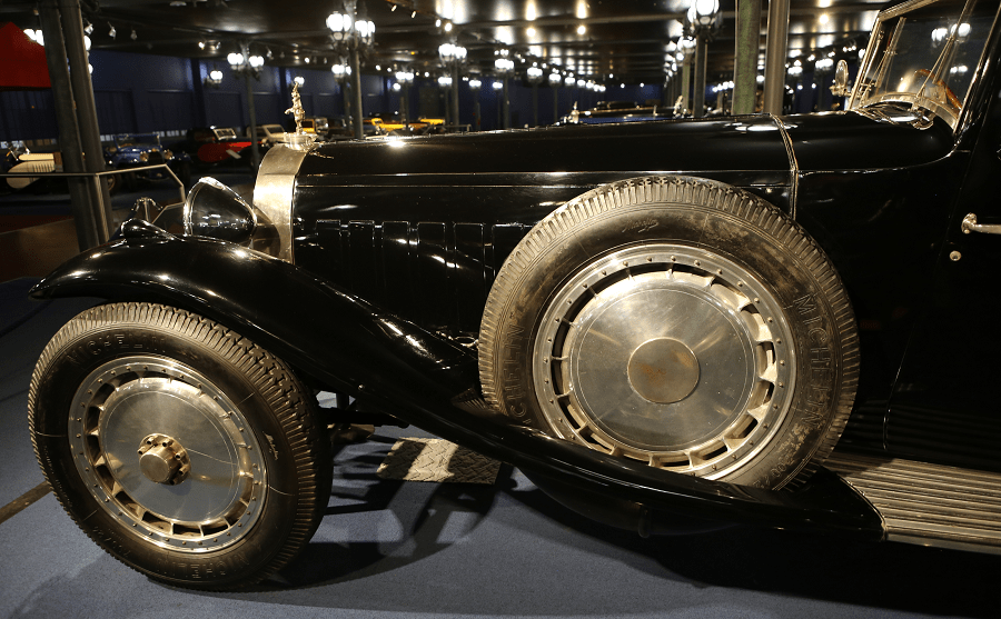 Bugatti Royale Type 41 Limousine Park-Ward. Couleur noire_details_histoire_roue d'echange