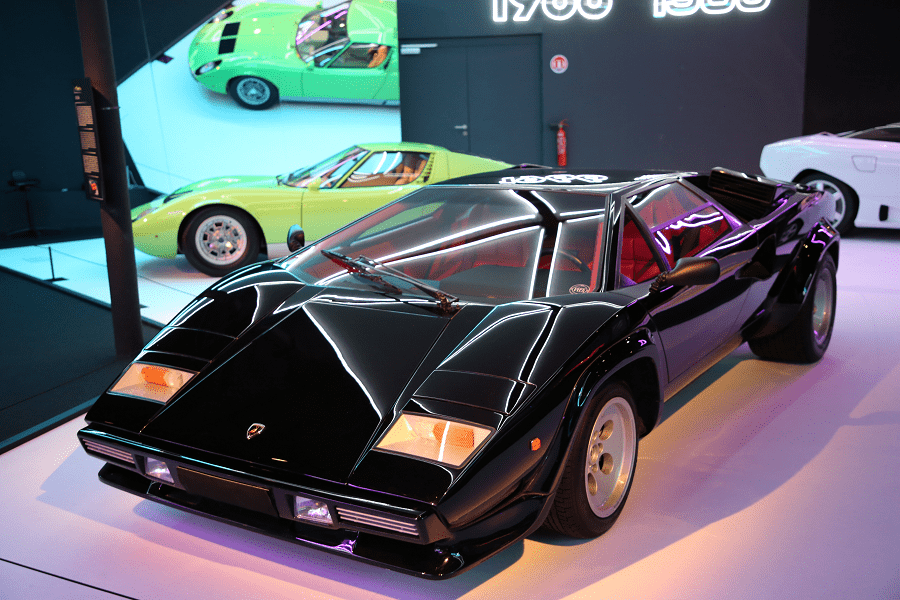 Черный Lamborghini Countach от ателье Bertone - итальянский клин