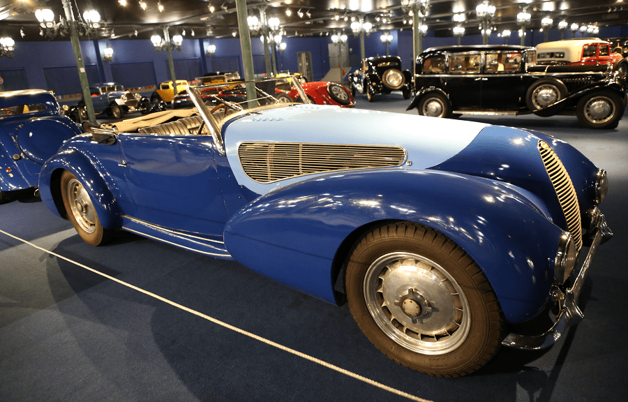 Bugatti Cabriolet Type 50T Million & Guiet. Couleur bleue_vehicules_vue de cote_retro_luxe_histoire_caracteristiques