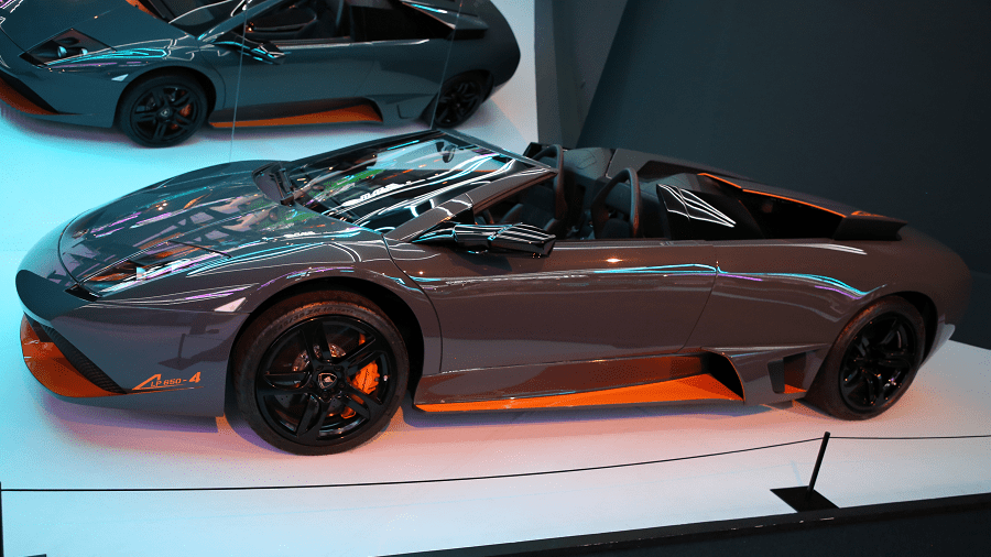 Lamborghini Murciélago LP 650-4 Roadster. Couleur grise_vue de cote