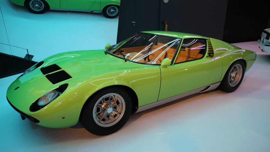 Lamborghini Miura P 400 образца 1967 года. Дизайн Марчелло Гандини