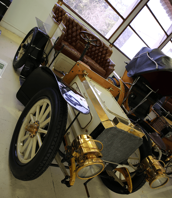 Четырехместный Peugeot Tonneau образца 1903 года