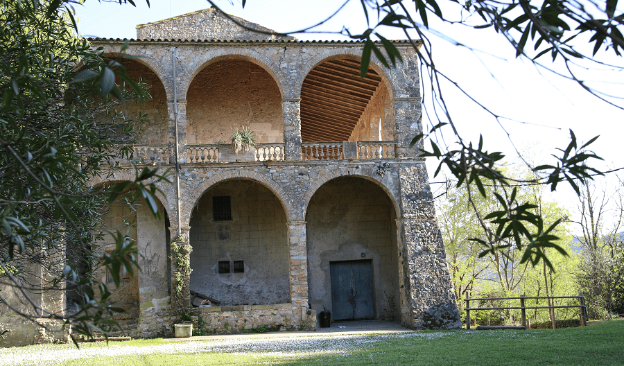 The Medinyà Castle - the response to the reforms of the Renaissance and neoclassicism