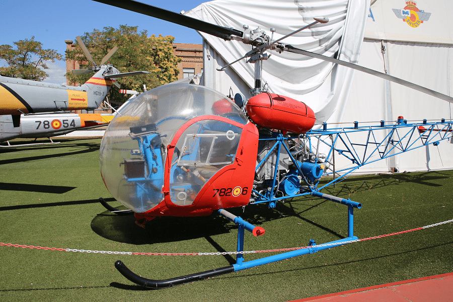 Single seat helicopter