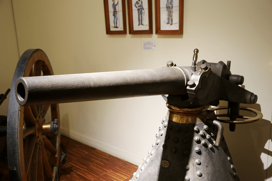 5.7 cm Maxim-Nordenfelt: British fortress gun - All PYRENEES